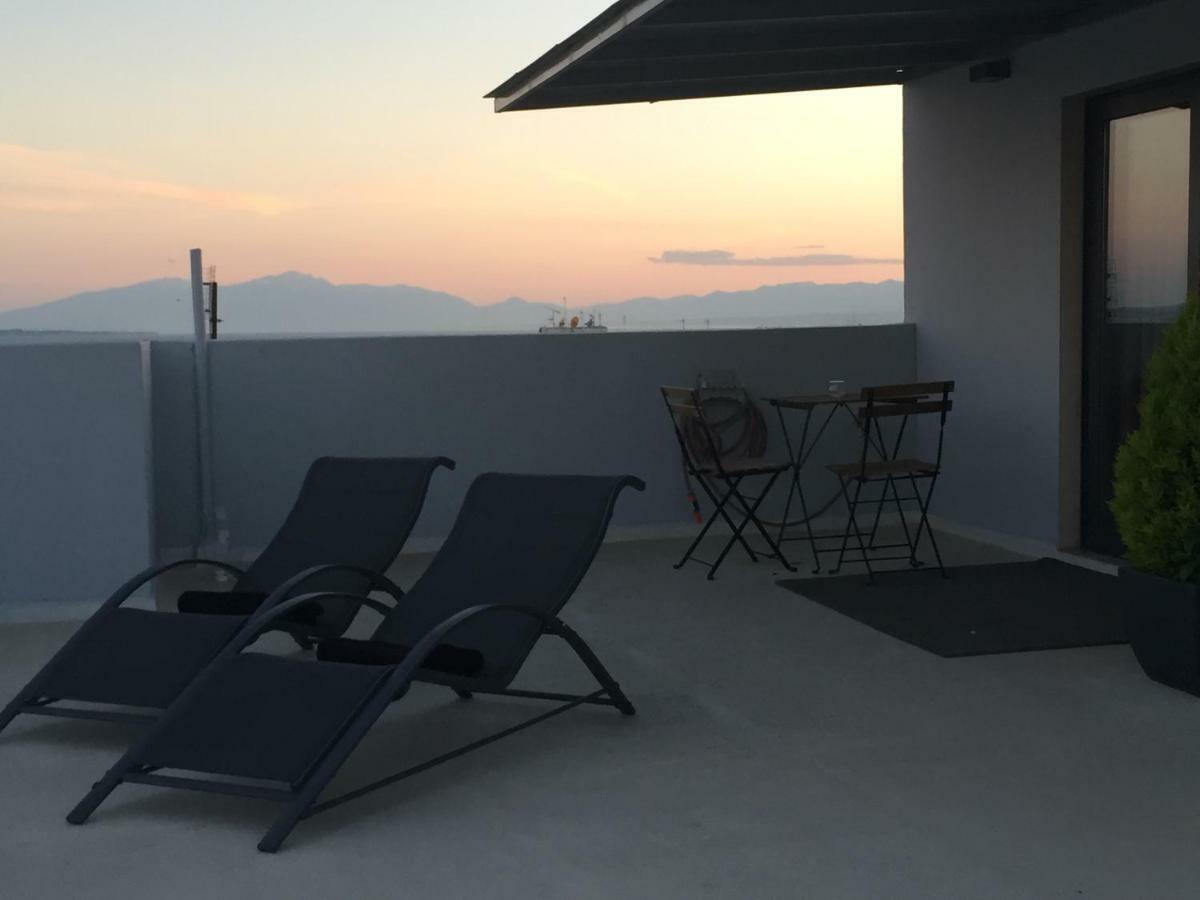 Stylish Seaview Rooftop Солун Екстериор снимка