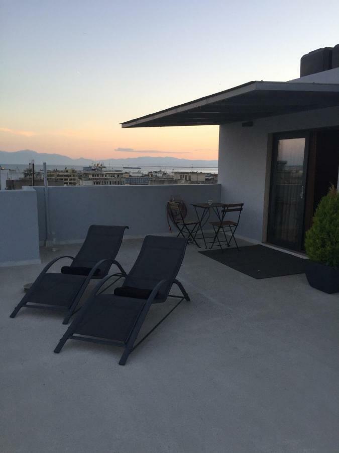 Stylish Seaview Rooftop Солун Екстериор снимка